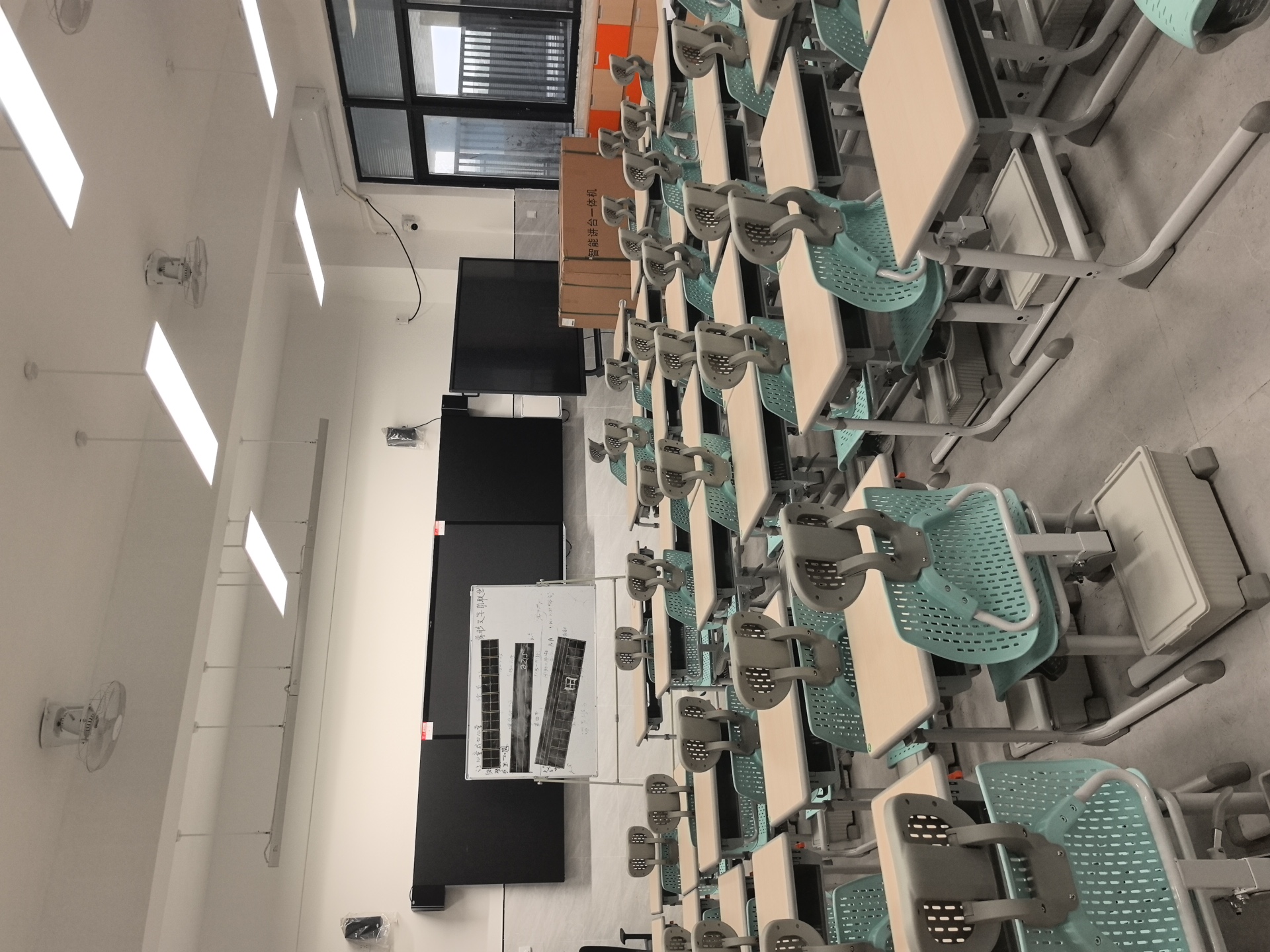 博恩教育午休课桌椅进驻东莞市东坑镇第三小学,赋能未来校园健康午休新生态(图3) 3ie2c3keqpk8dfrzupbd3tza9_0.jpg