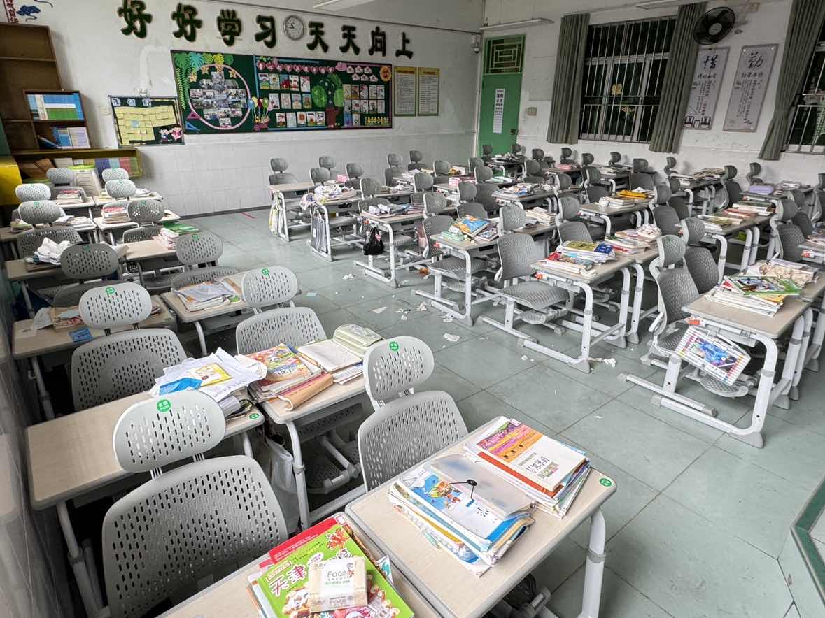 百年文脉焕新颜,博恩教育午休课桌椅走进深圳市龙岗区南约小学(图1) 8e159eb4913305f91d9163864fab5f81.jpg