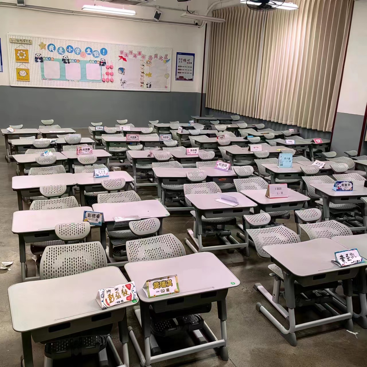 博恩教育进驻深圳市龙华区观湖实验学校,午休课桌椅呵护学子逐梦之路(图2) ebd281d43982fe86ce206f77d67171f.jpg