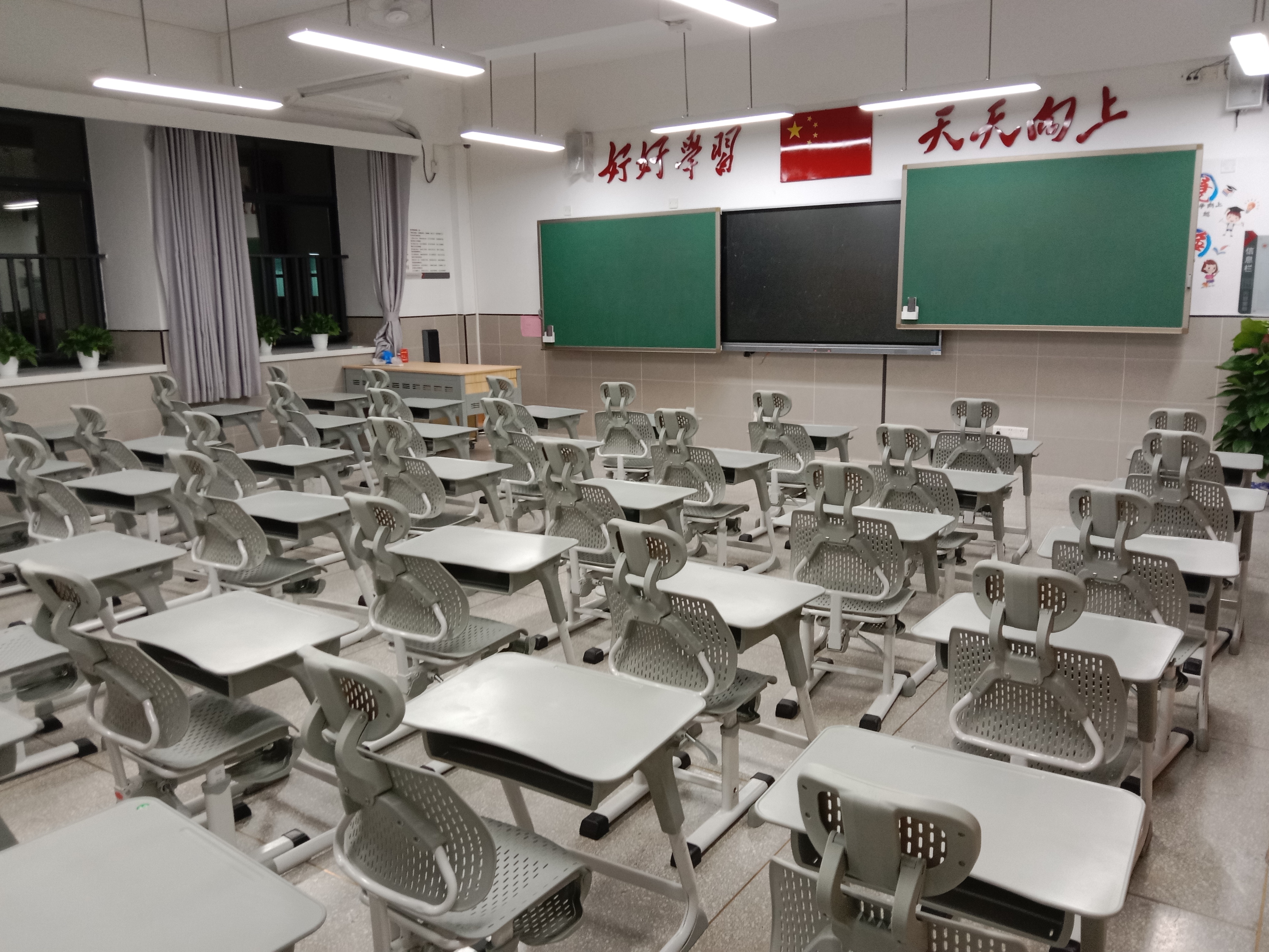 深圳市南山区文理一小优选午休课椅赋能健康成长-博恩教育(图2) lADPD2eDWbw4S4jNDDDNEEA_4160_3120.jpg