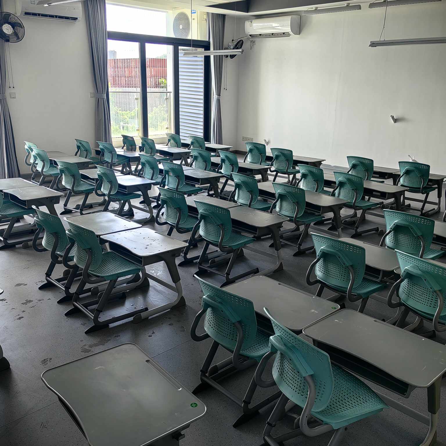 博恩教育多功能课椅进驻深圳市坪山区锦龙小学|午休课椅守护和美童年(图2) lQDPJwBMPuydAVDNBgDNBgCwzIQiA66aqbkE1xm5RoAvAA_1536_1536.jpg