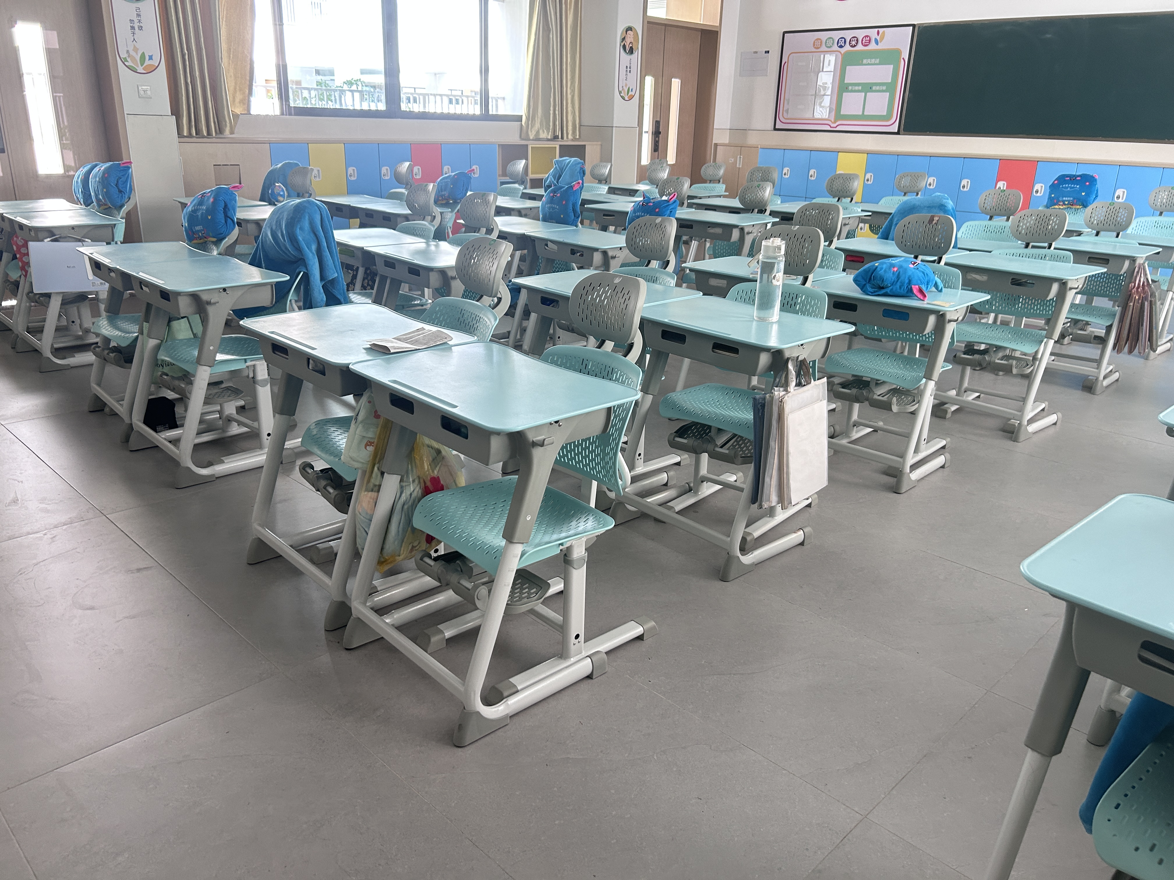 买午休课椅,找源头工厂才更省钱、更省心!(图2) f59c7fa1d265b754dc53dbd40de8f0e.jpg